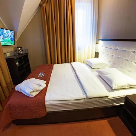 Hotel Kiev 365 Park 4*