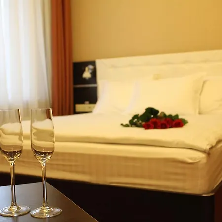 Kiev 365 Park Hotel Sofiivska Borshchahivka